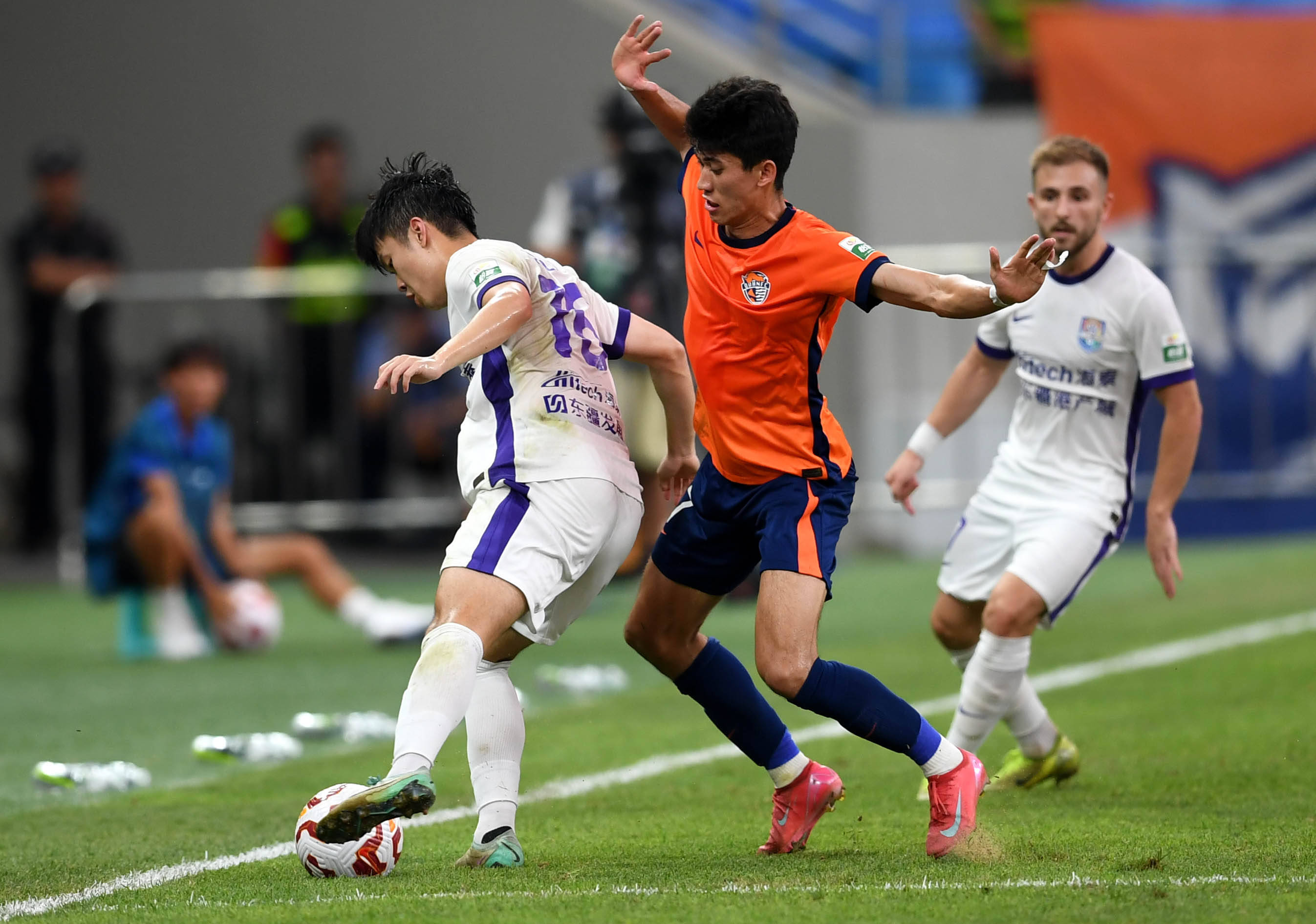 足于传统中 足于传统中